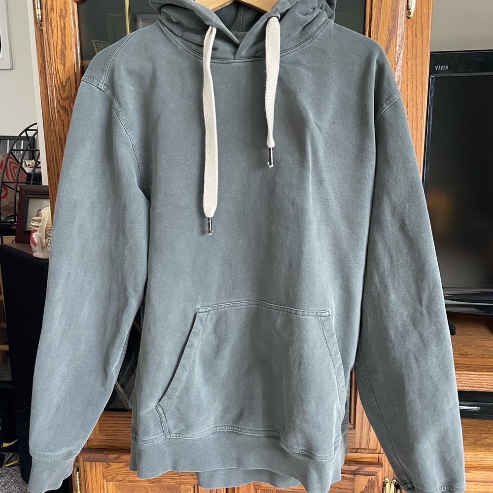 Buck Mason men’s size medium, one pocket, gray pullover hoodie